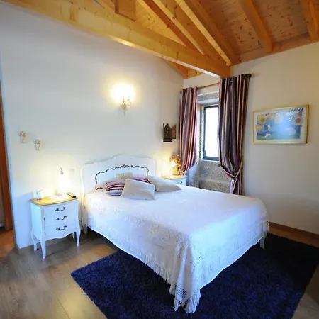 Sleeps 12 With Pool And Wifi Gondufe