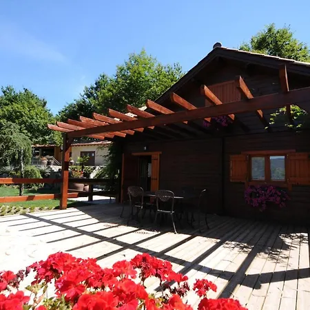 Sleeps 12 With Pool And Wifi *
